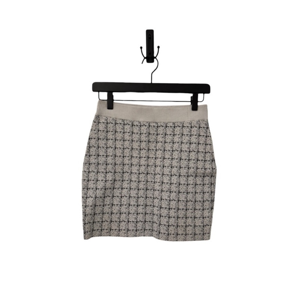ARITZIA BABATON Gallerist Mini Skirt in Grey